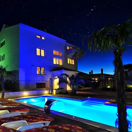 Apartamento Spa & Heated Pool 3 Sukošan