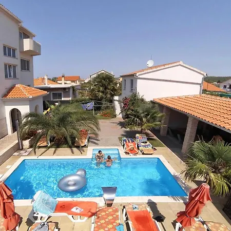 Spa & Heated Pool 3