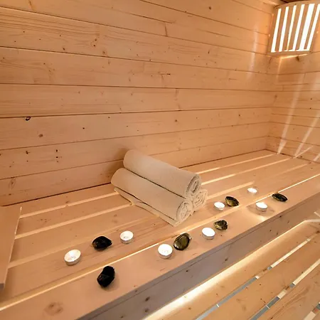 Spa & Heated Pool 3